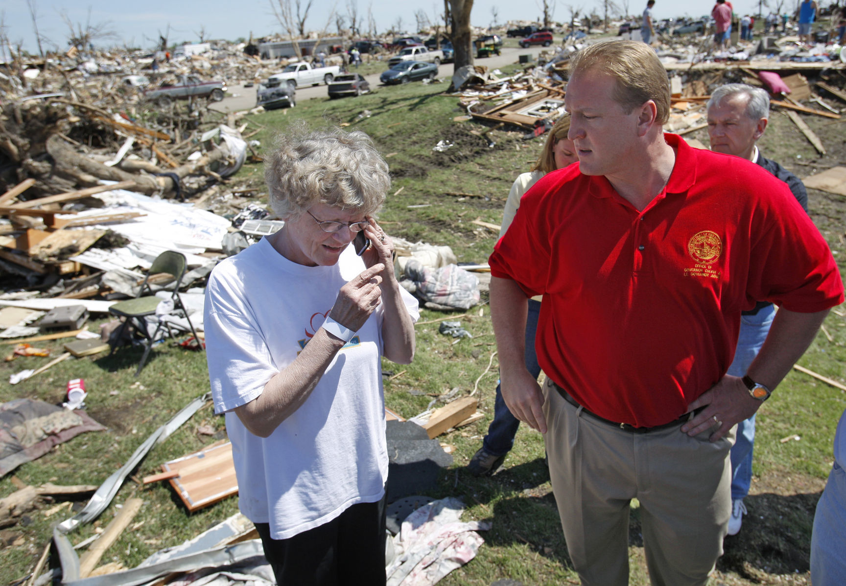052608mp-parkersburg-torn-28